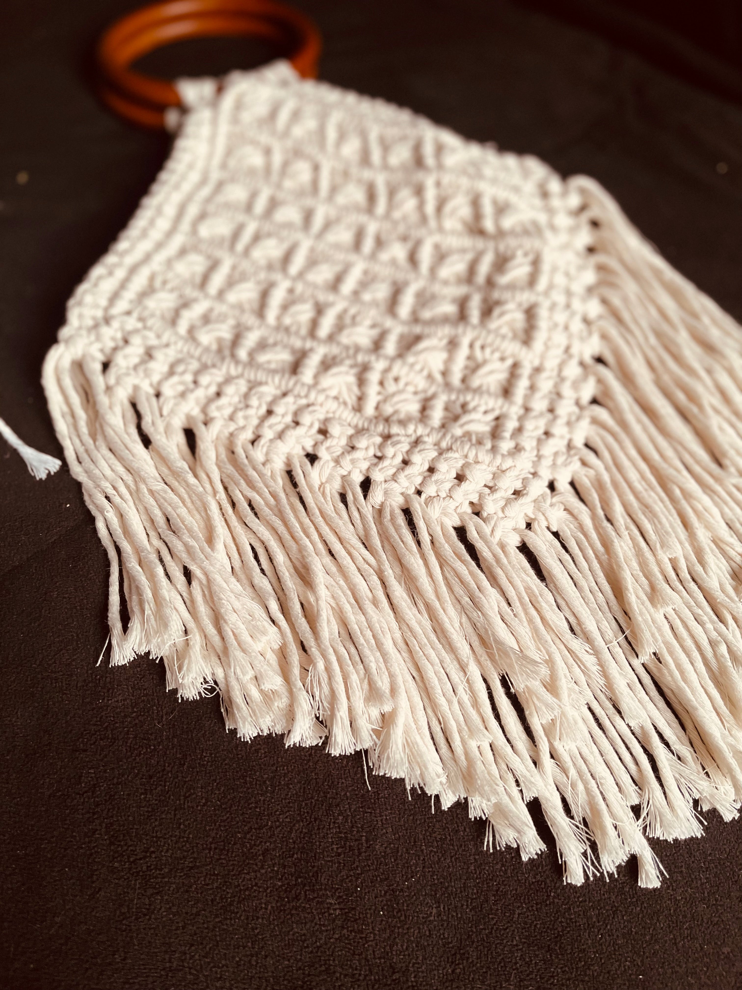 Cartera Artesanal "Boho Flecos"